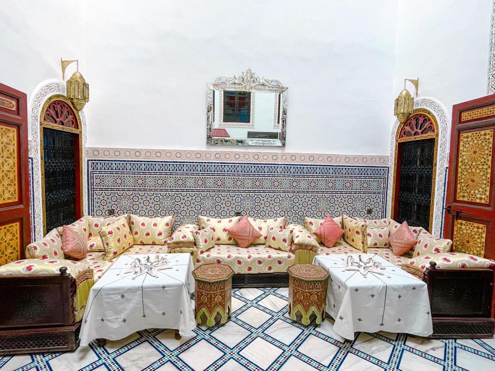Riad Dar El Ouedghiri Fes Luaran gambar